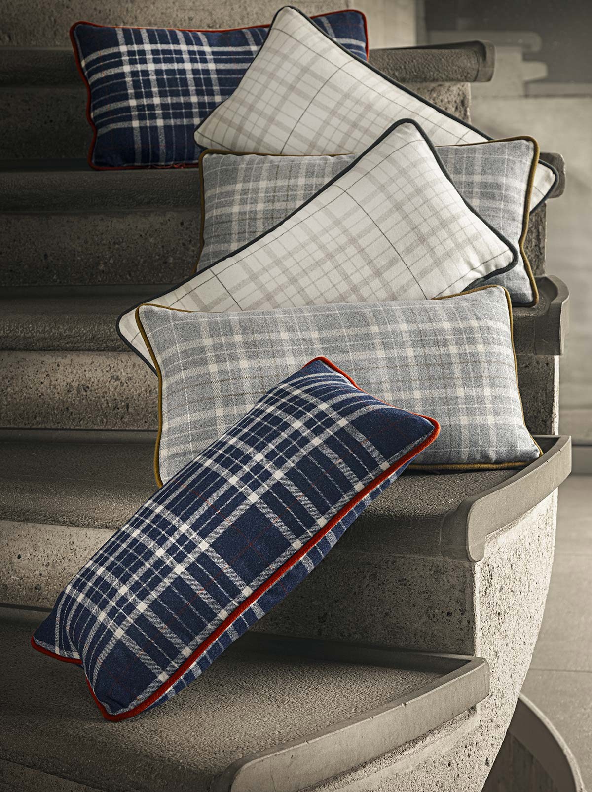 Подушки Made to Measure из Wish Flannel Check. Пример применения бренда.